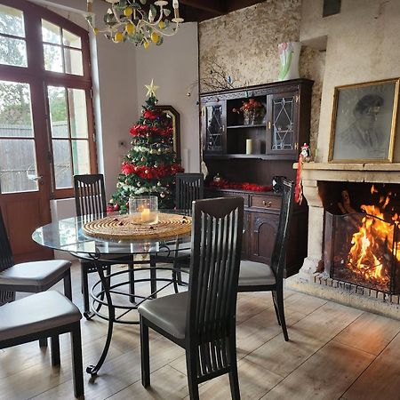 Maison Chaleureuse Et Familiale. Nalliers  エクステリア 写真