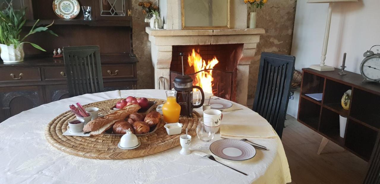 Maison Chaleureuse Et Familiale. Nalliers  エクステリア 写真