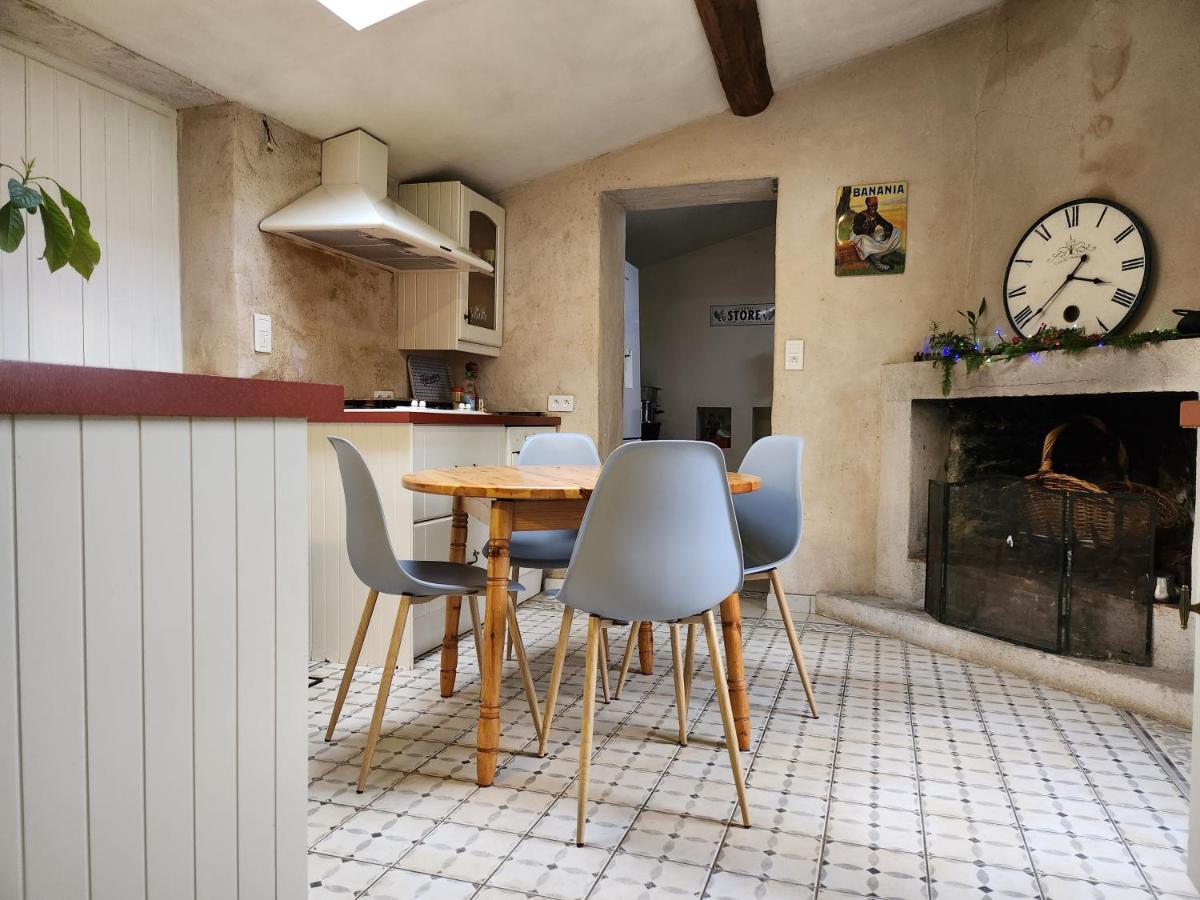 Maison Chaleureuse Et Familiale. Nalliers  エクステリア 写真