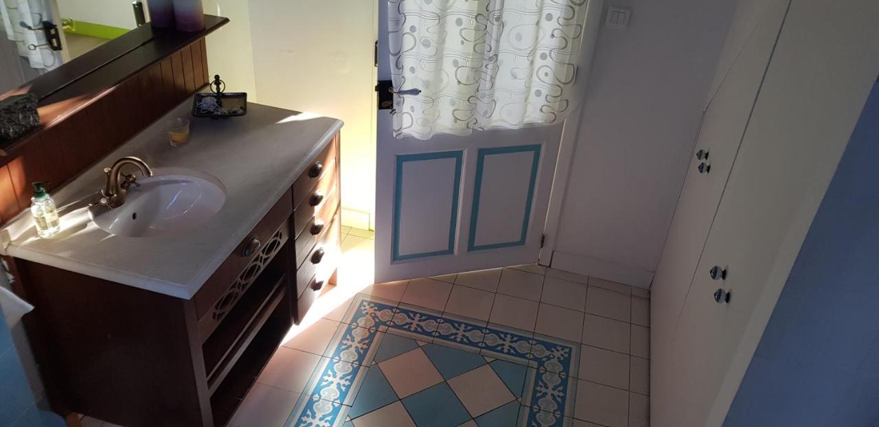 Maison Chaleureuse Et Familiale. Nalliers  エクステリア 写真