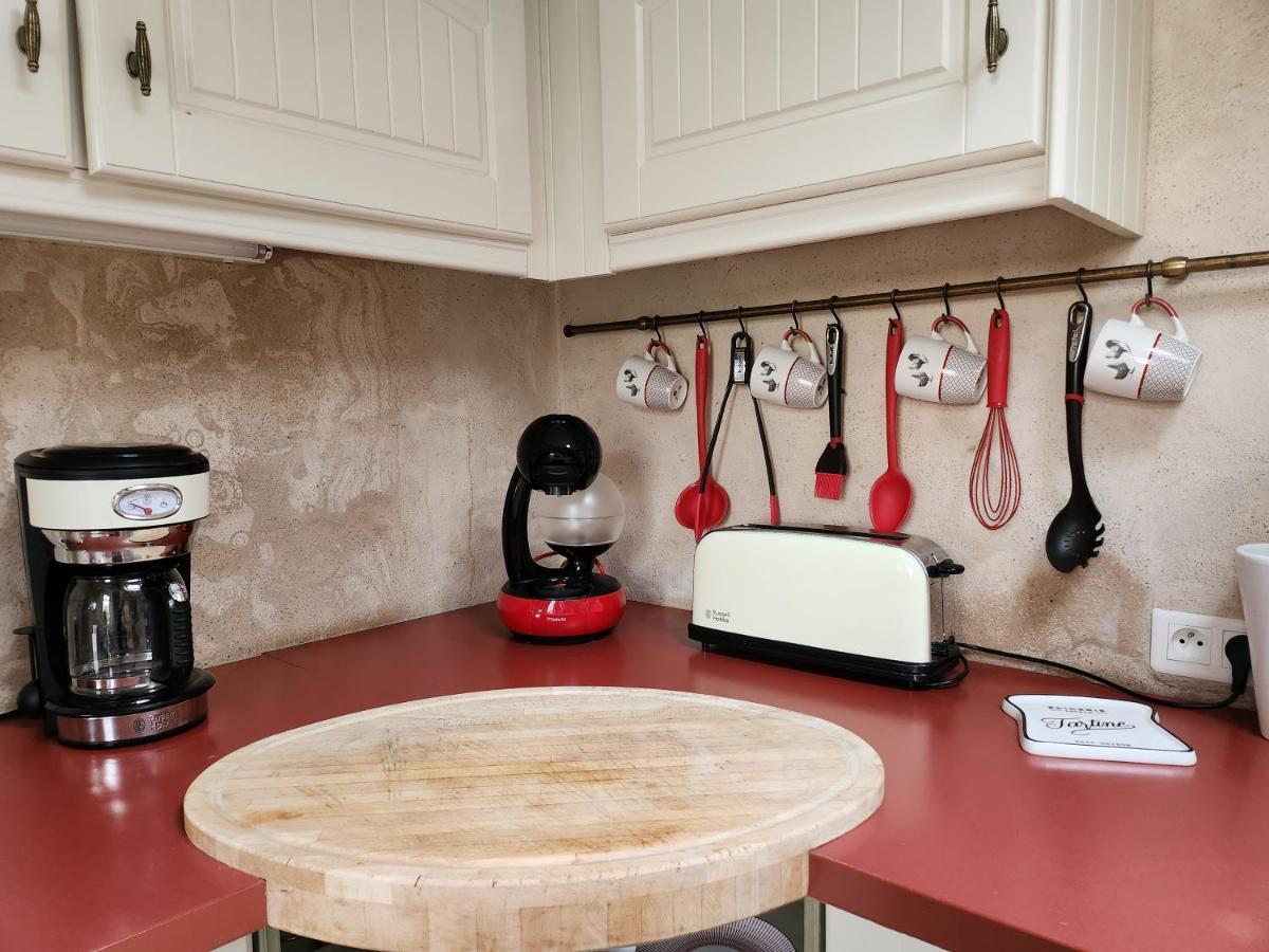 Maison Chaleureuse Et Familiale. Nalliers  エクステリア 写真