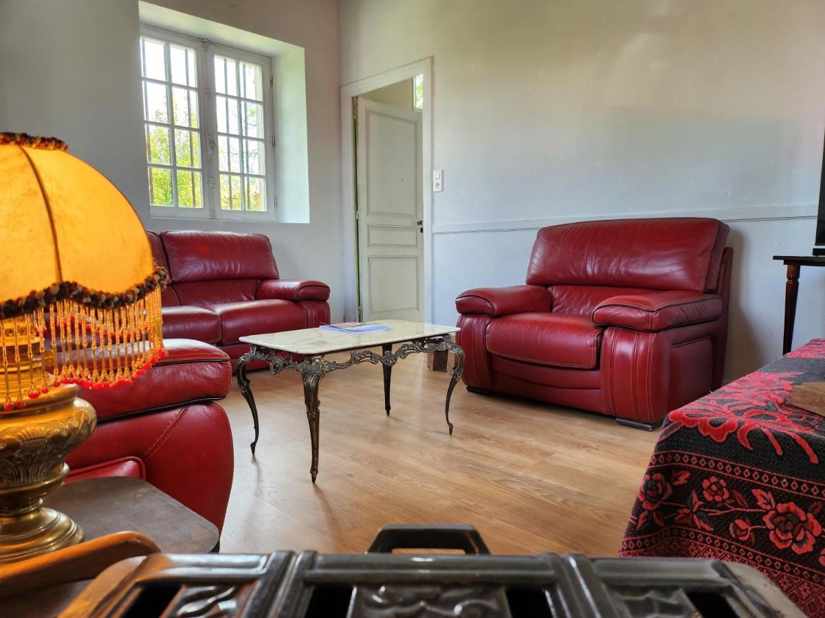 Maison Chaleureuse Et Familiale. Nalliers  エクステリア 写真